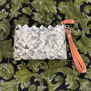 Stylish Woven Mini Wristlet Wallet